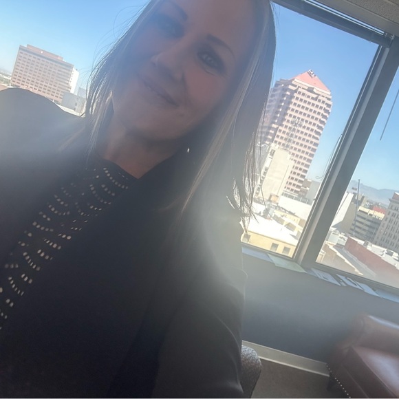 Meet your Posher, Shannon - Picture 2 of 4